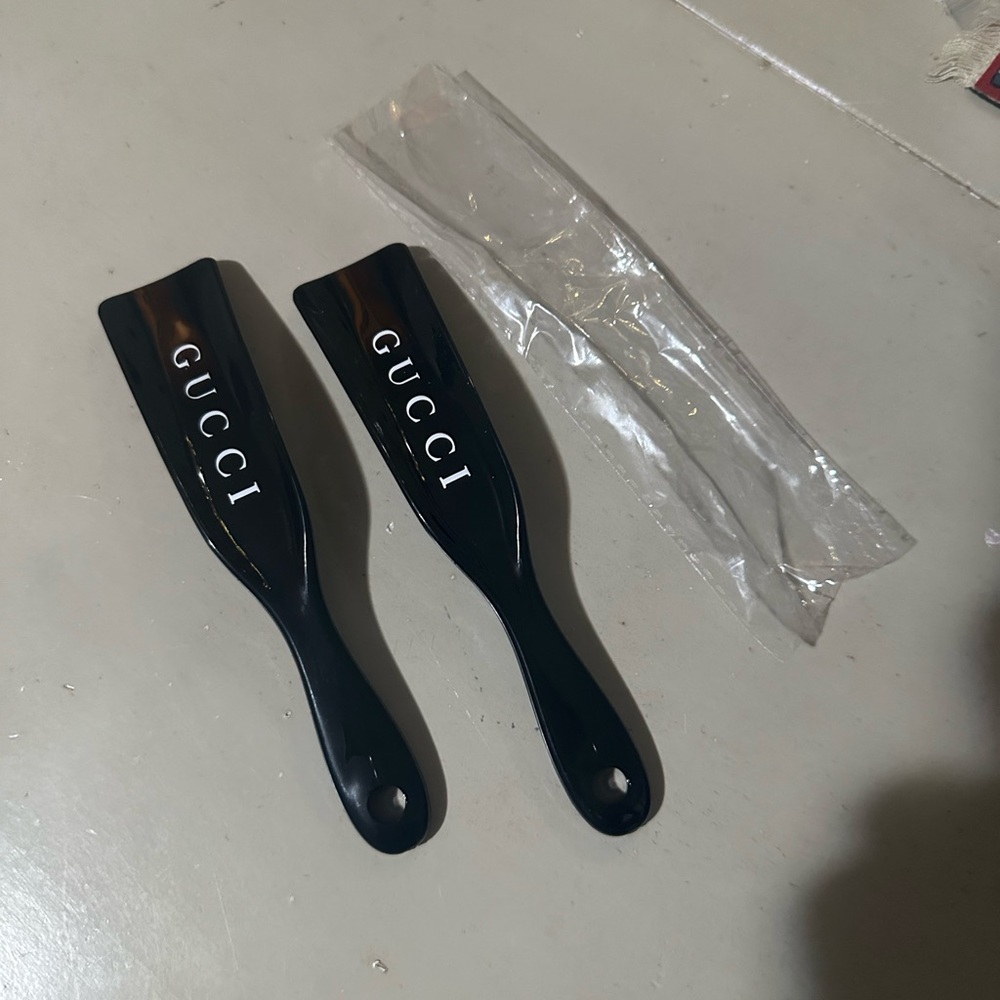 Gucci Shoe Horn 2 count
